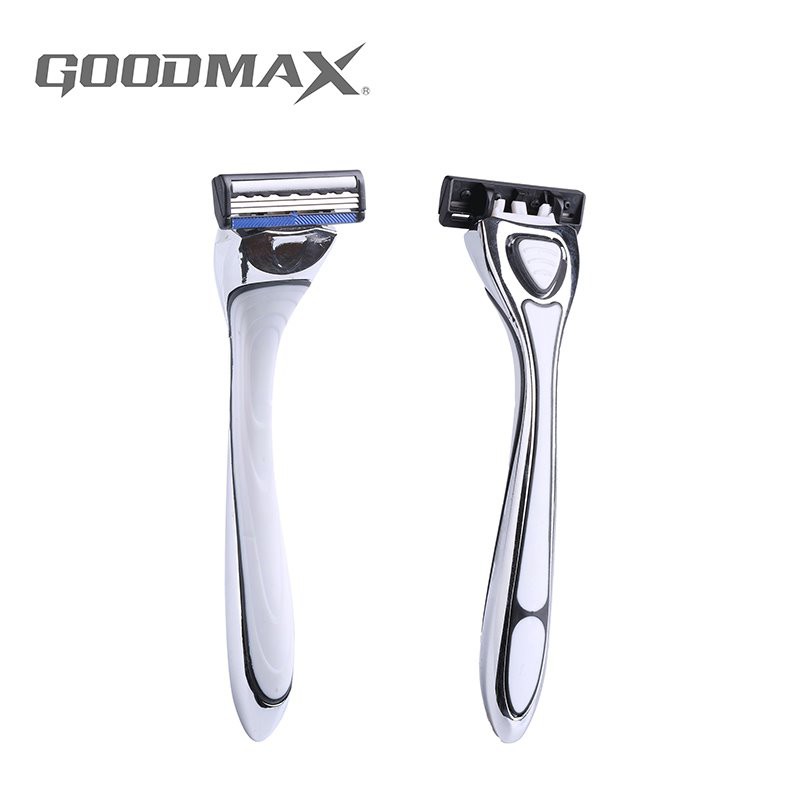 Kovinski sistem britvic s tremi rezili